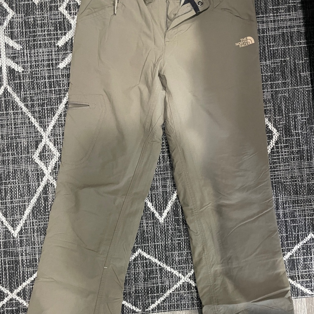 North Face Women’s hiking pants Size 6
